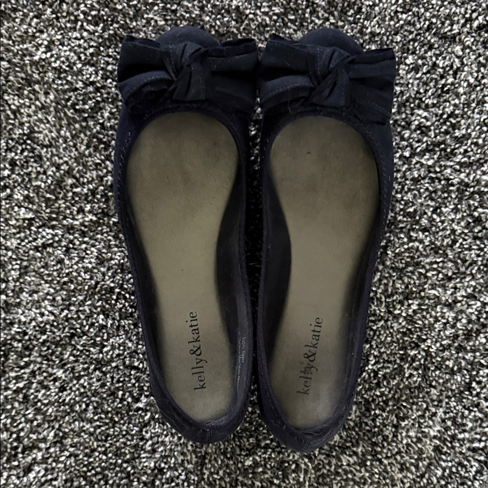 Kelly & Katie Elegant navy blue Flats with Bow